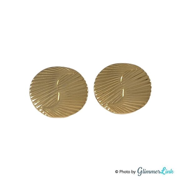 Vintage 1980s Avon Pleated Crescent Circle Ribbed Gold Tone Pierced Earrings - Picture 1 of 6